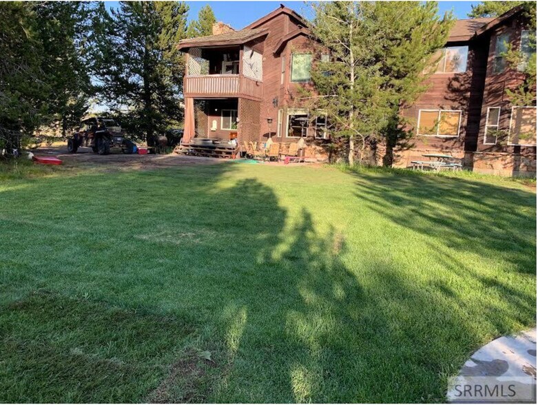 4143 Huckleberry Ln, Island Park, ID for sale - Building Photo - Image 1 of 27