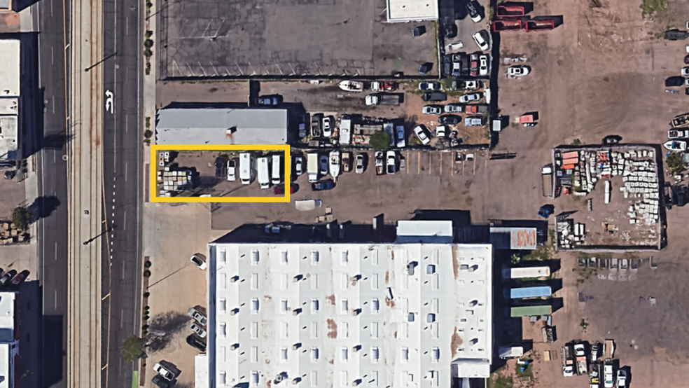 3230 E Washington St, Phoenix, AZ for lease - Building Photo - Image 2 of 2