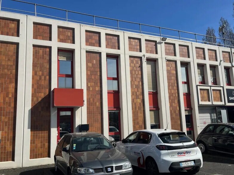 4 Avenue Du Gros Chene, Éragny for lease - Building Photo - Image 2 of 131