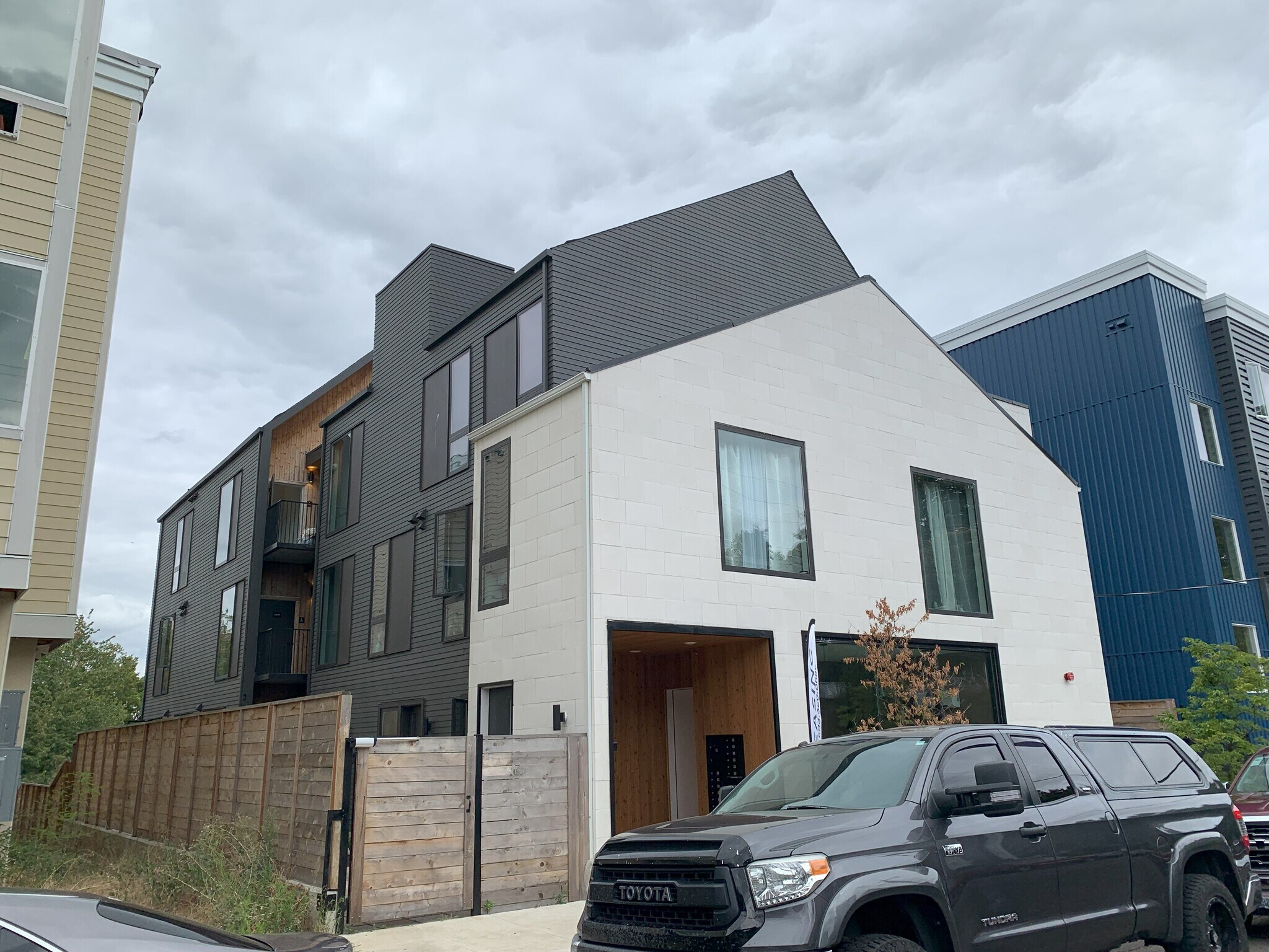 1615 N Willis Blvd, Portland, OR for sale Building Photo- Image 1 of 9