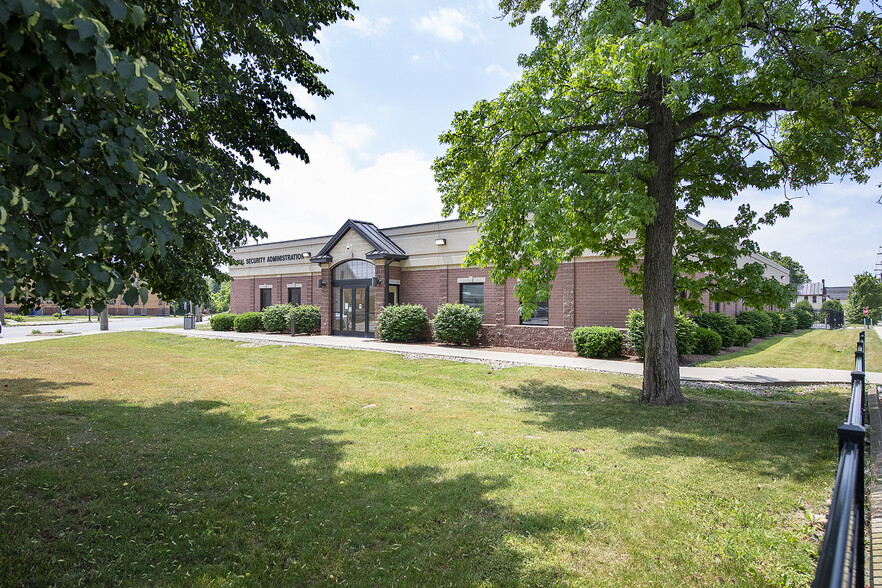 7517 Lorain Ave, Cleveland, OH for sale - Building Photo - Image 1 of 15