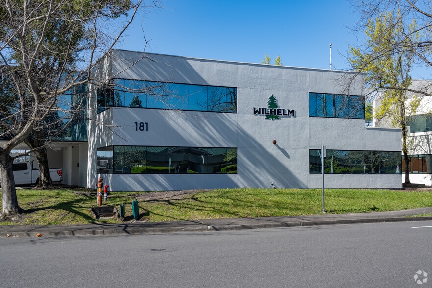 181 Lynch Creek Way, Petaluma, CA for lease - Building Photo - Image 2 of 9