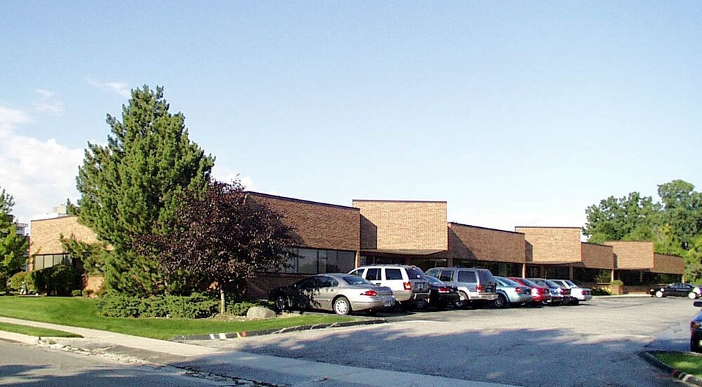 8150 E 13 Mile Rd, Warren, MI for sale Primary Photo- Image 1 of 1