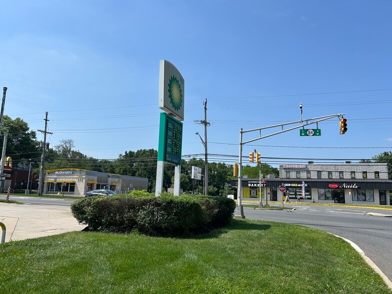 1100-1102 State Route 34, Aberdeen, NJ for lease - Building Photo - Image 1 of 19
