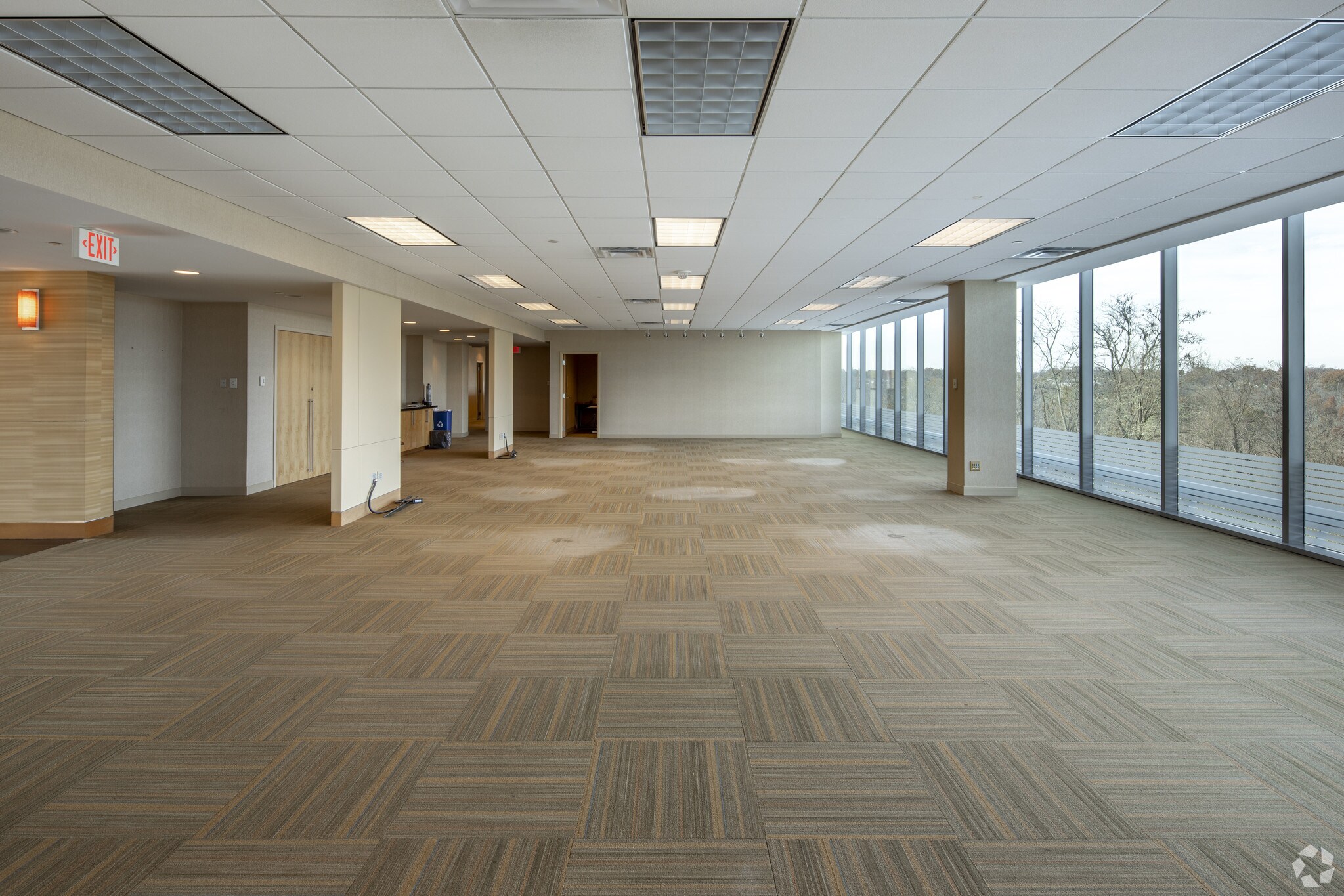 740 Centre View Blvd, Crestview Hills, KY for lease Interior Photo- Image 1 of 6