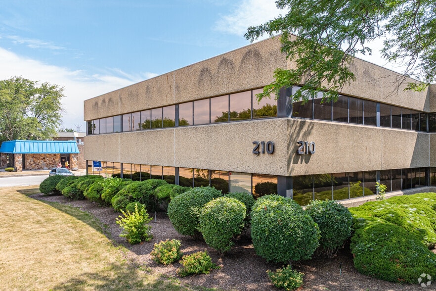 210 N Hammes Ave, Joliet, IL for lease - Primary Photo - Image 1 of 4