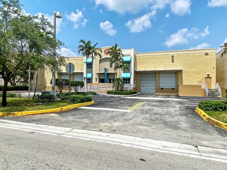 11355 NW 34th St, Miami, FL for lease - Building Photo - Image 2 of 8