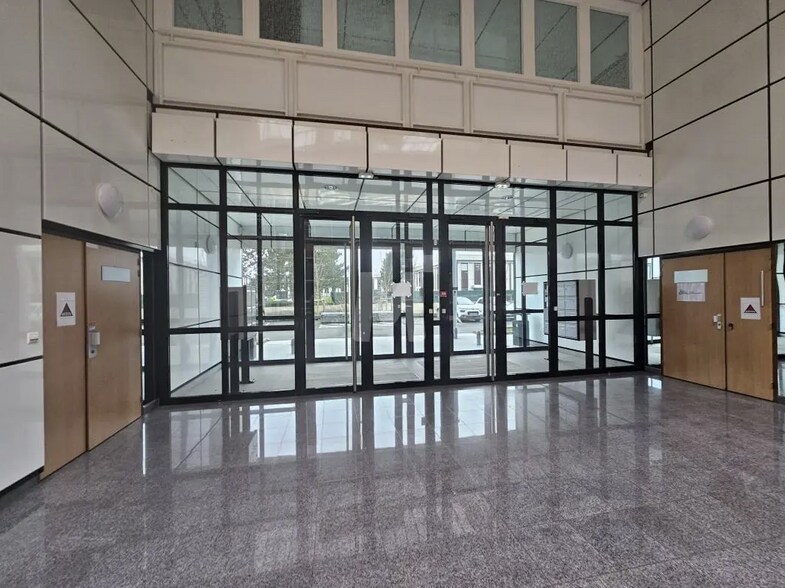 Office in Villebon-sur-Yvette for sale - Interior Photo - Image 3 of 5