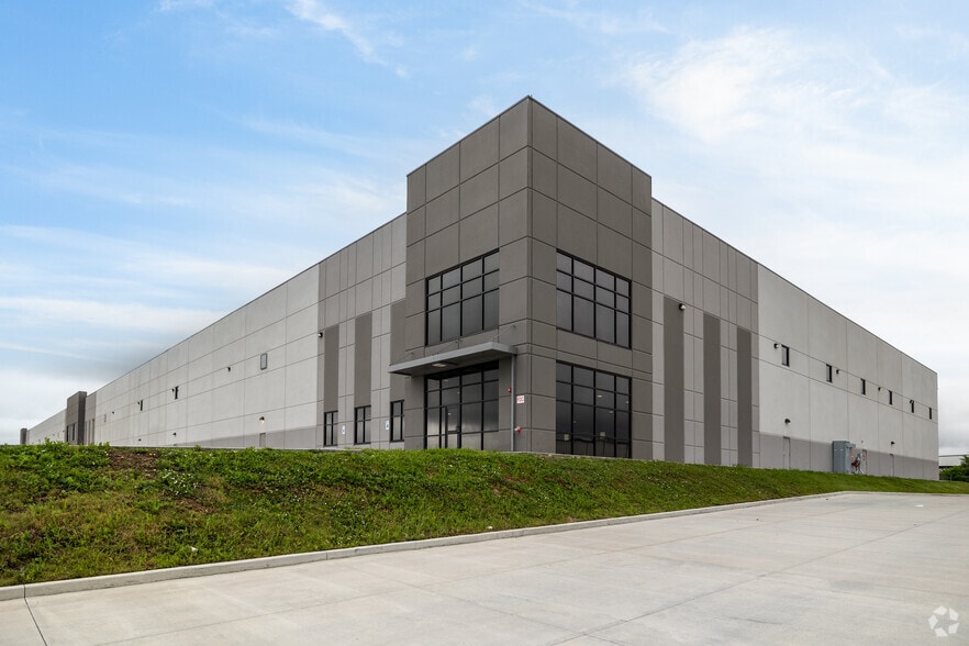 4065 N Webb Rd, Wichita, KS for lease - Building Photo - Image 3 of 4