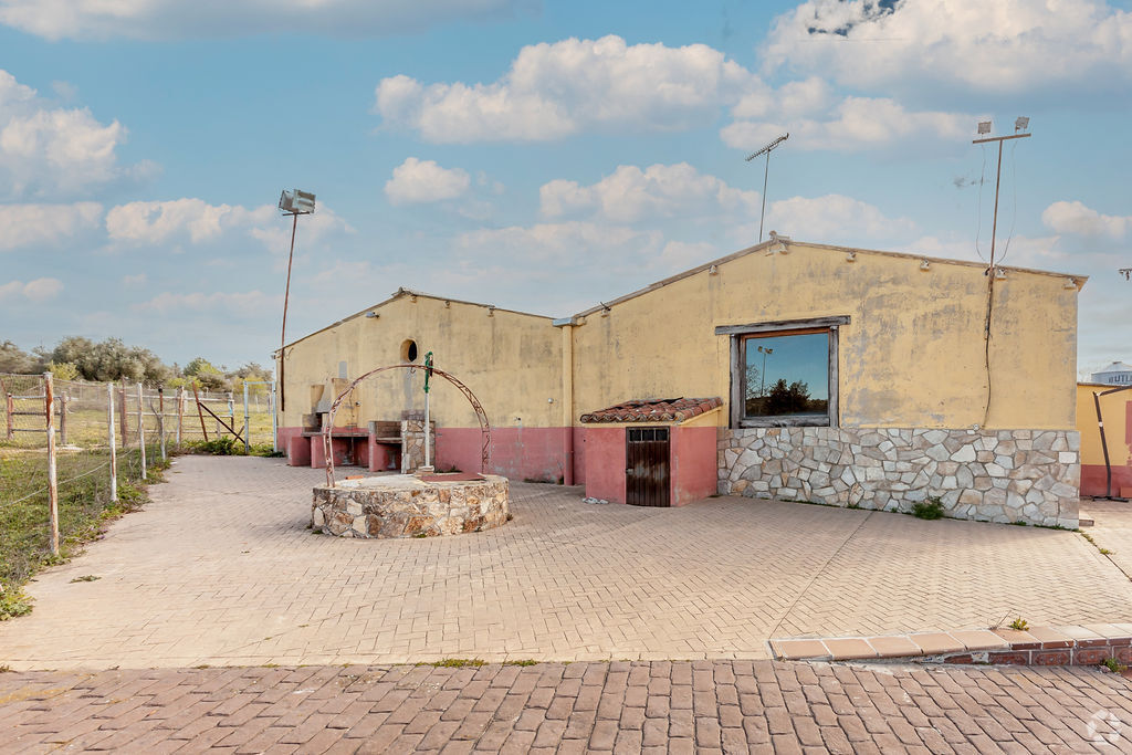 Land in Cadalso de los Vidrios, Madrid for sale Primary Photo- Image 1 of 19