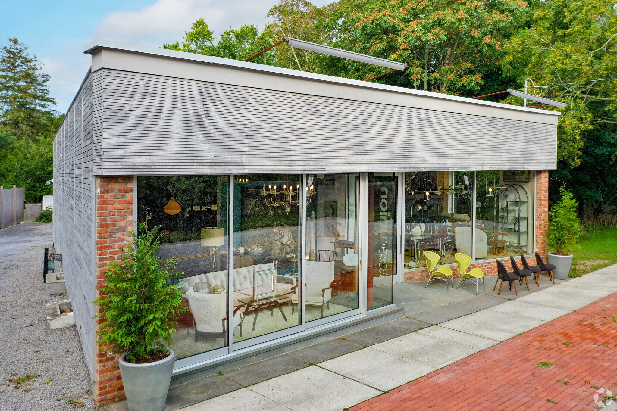 25 N Sea Rd, Southampton, NY for sale Primary Photo- Image 1 of 1