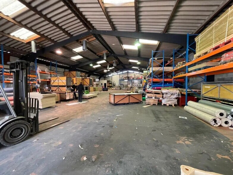 Office in Vendargues for lease - Building Photo - Image 3 of 9