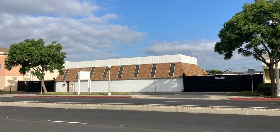 5131 Lincoln Ave, Cypress, CA for lease - Building Photo - Image 2 of 7