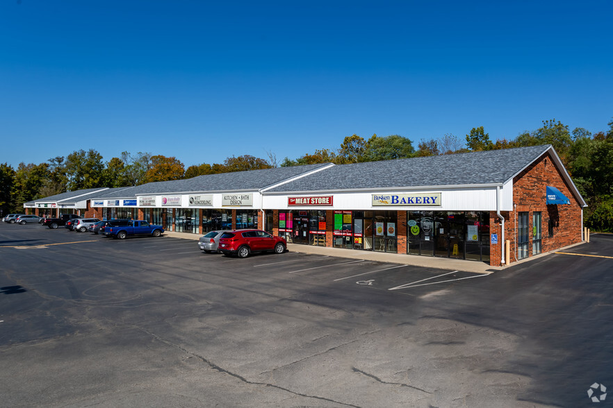 Glen Este Shopping Center portfolio of 2 properties for sale on LoopNet.com - Primary Photo - Image 2 of 2