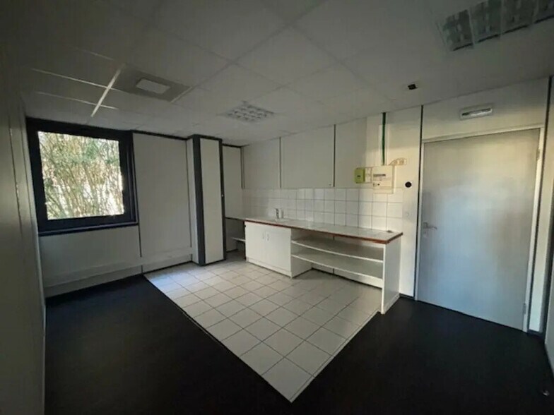 Office in Castelnau-le-Lez for lease - Interior Photo - Image 3 of 5