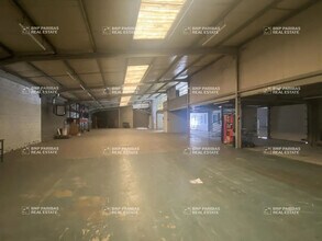 Flex in Échirolles for lease Building Photo- Image 1 of 10