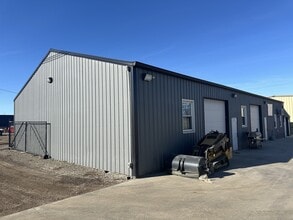 1821 W Hovey Ave, Normal, IL for lease Building Photo- Image 2 of 9