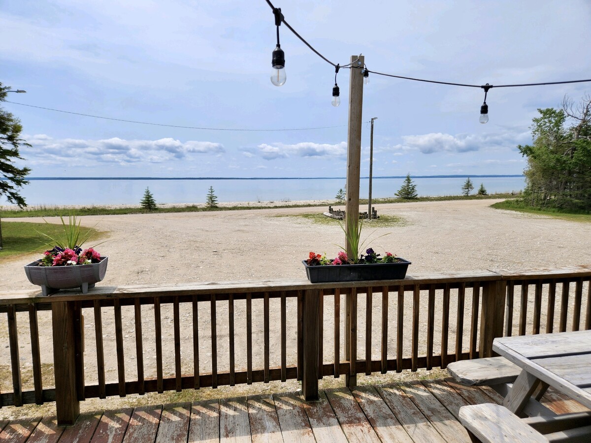 365 E Huron Dr, Bois Blanc Island, MI 49775 - Island Tavern | LoopNet