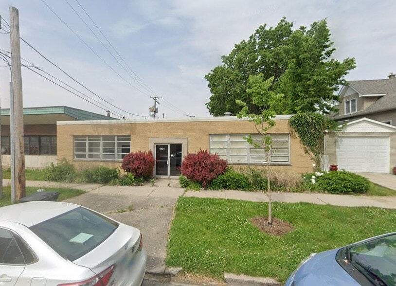 4414 N Kenneth Ave, Chicago, IL for lease - Building Photo - Image 2 of 4