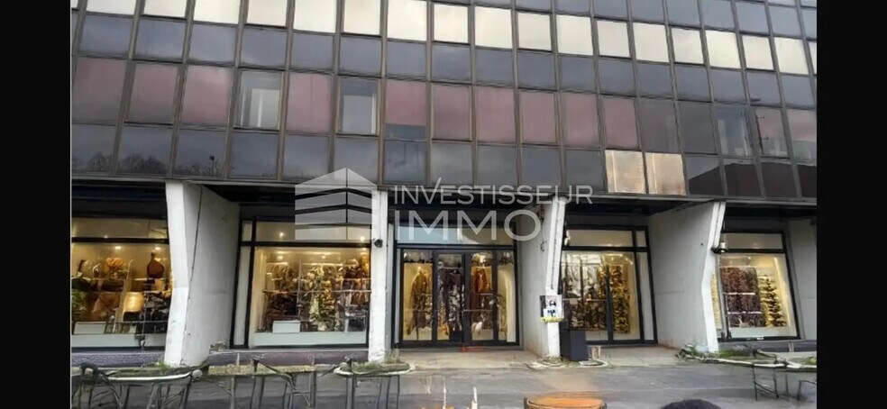 Retail in Boissy-Saint-Léger for lease - Building Photo - Image 2 of 3