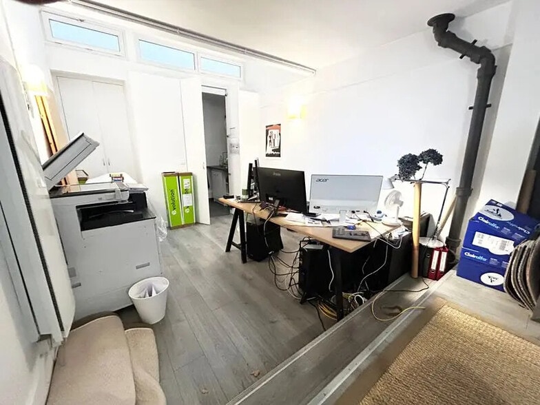 Office in Paris for lease - Building Photo - Image 3 of 9