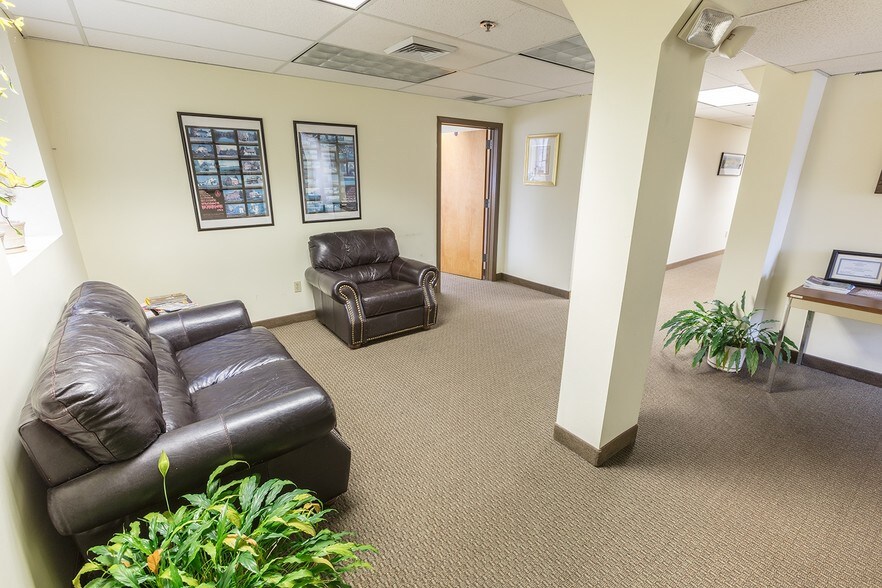 41 Mechanic St, Windsor, CT for sale - Building Photo - Image 1 of 1