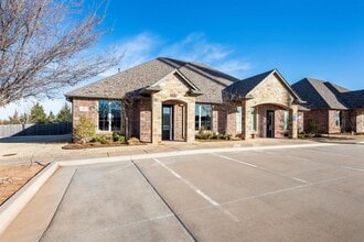 833 Kelly Lakes Pass, Edmond, OK for lease Interior Photo- Image 1 of 1