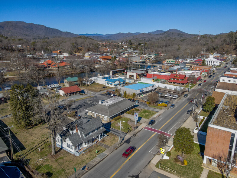 31 Main St, Bryson City, NC for sale - Building Photo - Image 1 of 1