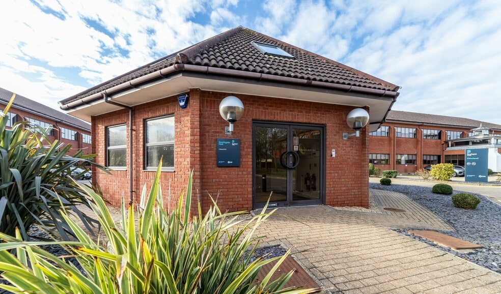 Bakewell Rd, Peterborough for lease - Building Photo - Image 3 of 13