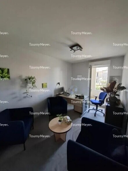 Office in Nantes for lease - Interior Photo - Image 3 of 5