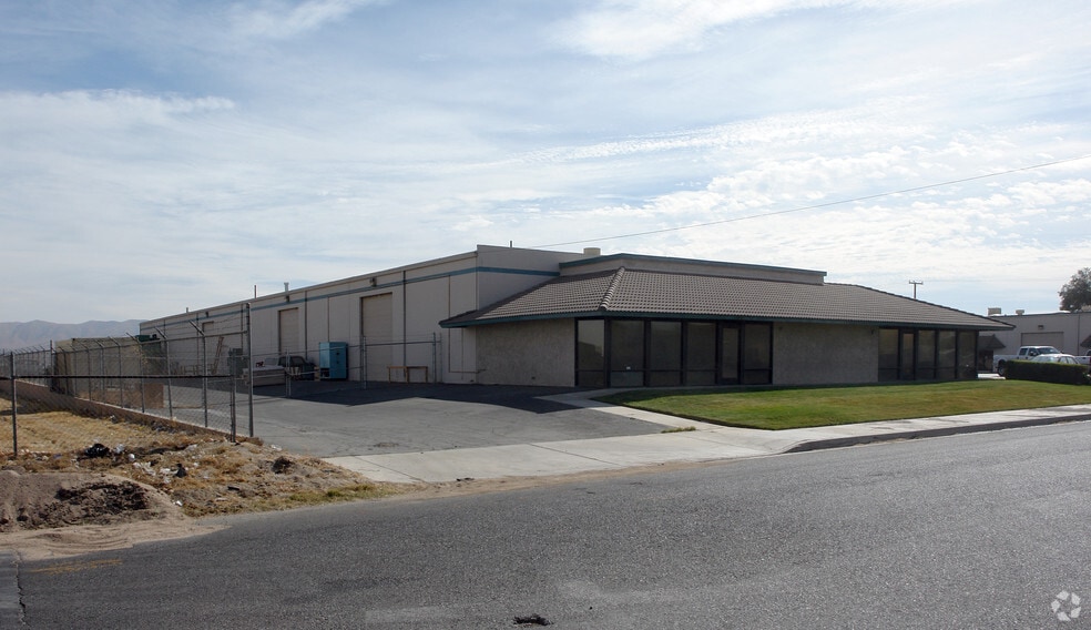 9565 C Ave, Hesperia, CA for lease - Building Photo - Image 3 of 15