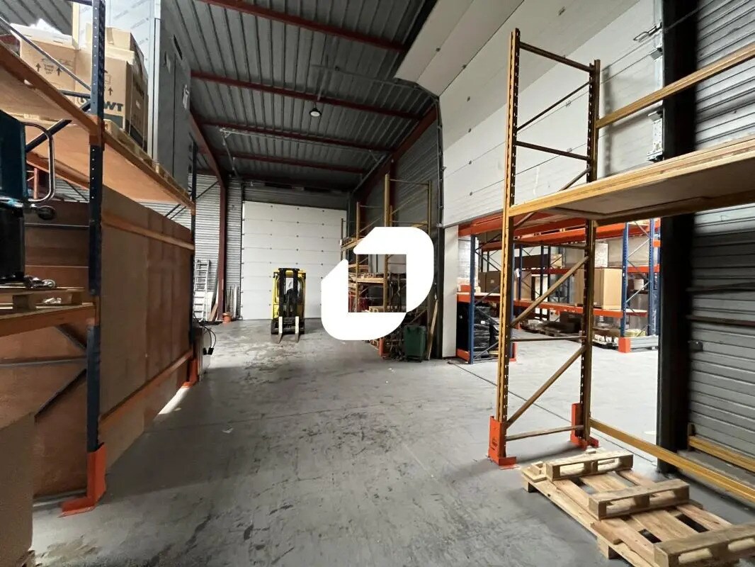 Flex in Tilloy-lès-Mofflaines for lease Building Photo- Image 1 of 17