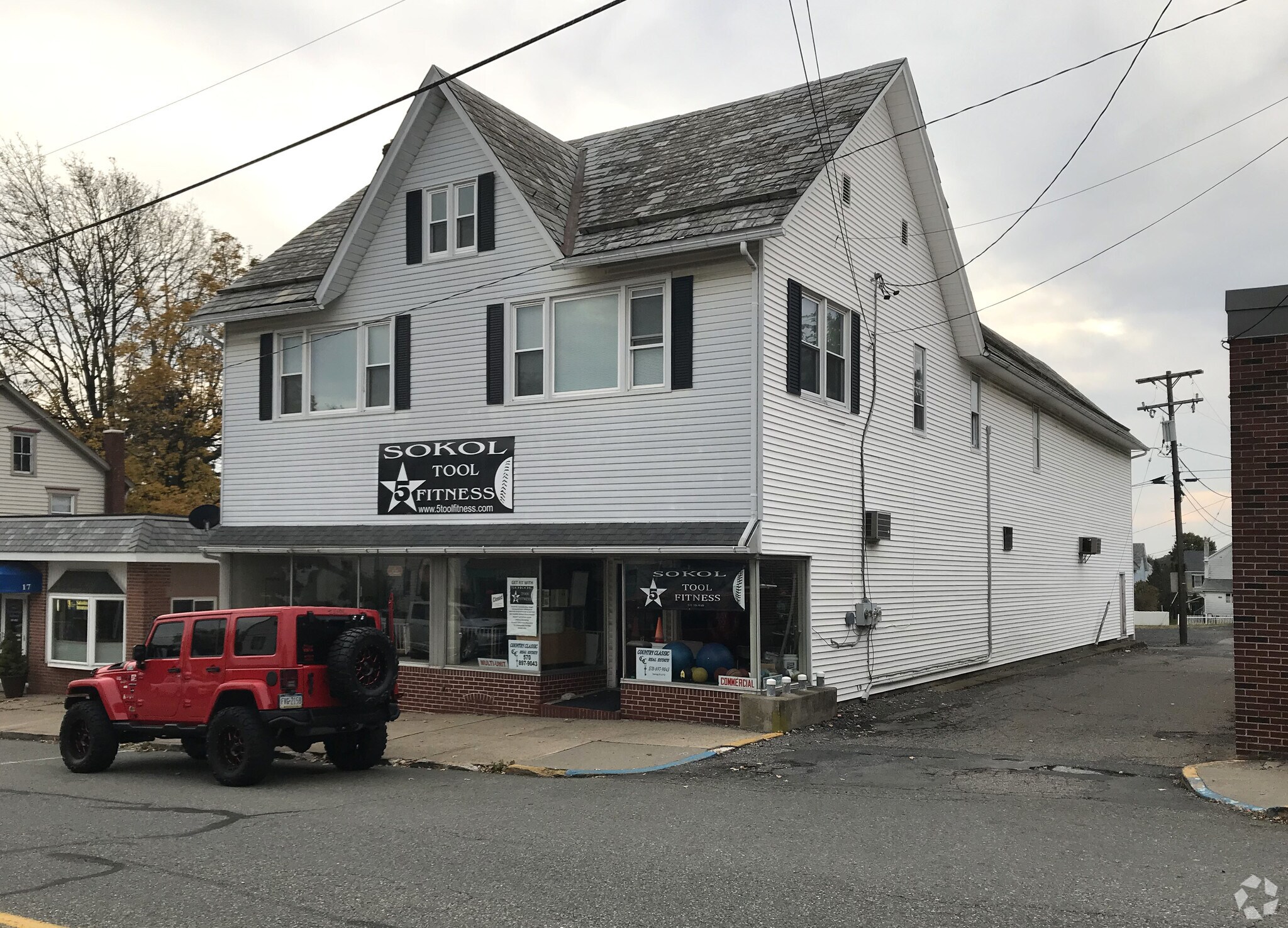 9 S Robinson Ave, Pen Argyl, PA for sale Primary Photo- Image 1 of 1