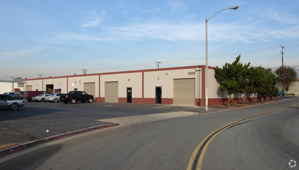 1131-1133 Brooks St, Ontario, CA for lease - Building Photo - Image 2 of 2