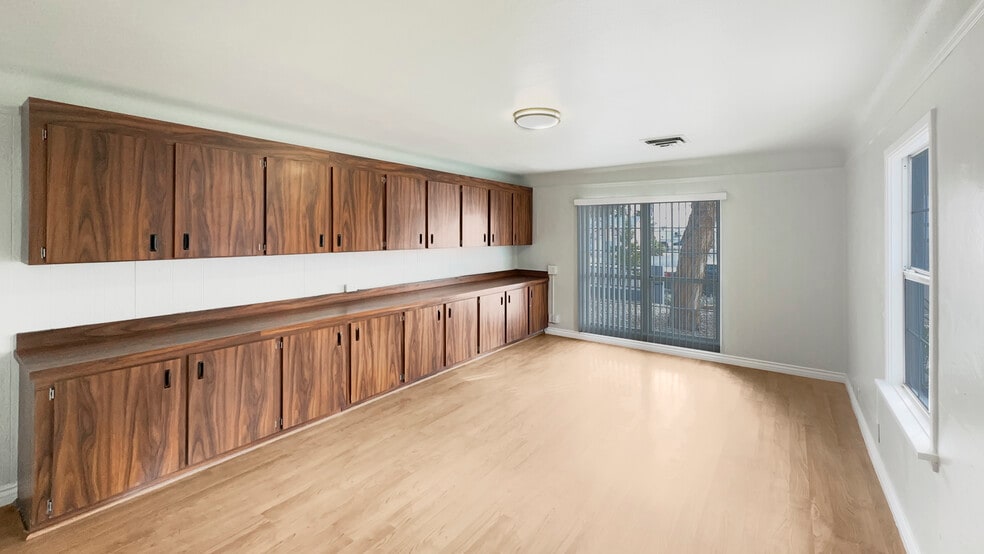 724 S 9th St, Las Vegas, NV for lease - Interior Photo - Image 3 of 13