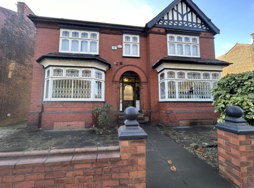 37 Manchester Rd, Manchester for lease Primary Photo- Image 1 of 3