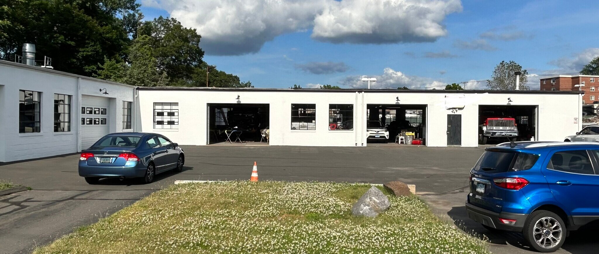 95 Emmett St, Bristol, CT 06010 Retail for Sale