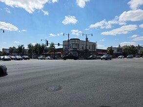 4801-4821 W Irving Park Rd, Chicago, IL for lease Interior Photo- Image 2 of 4