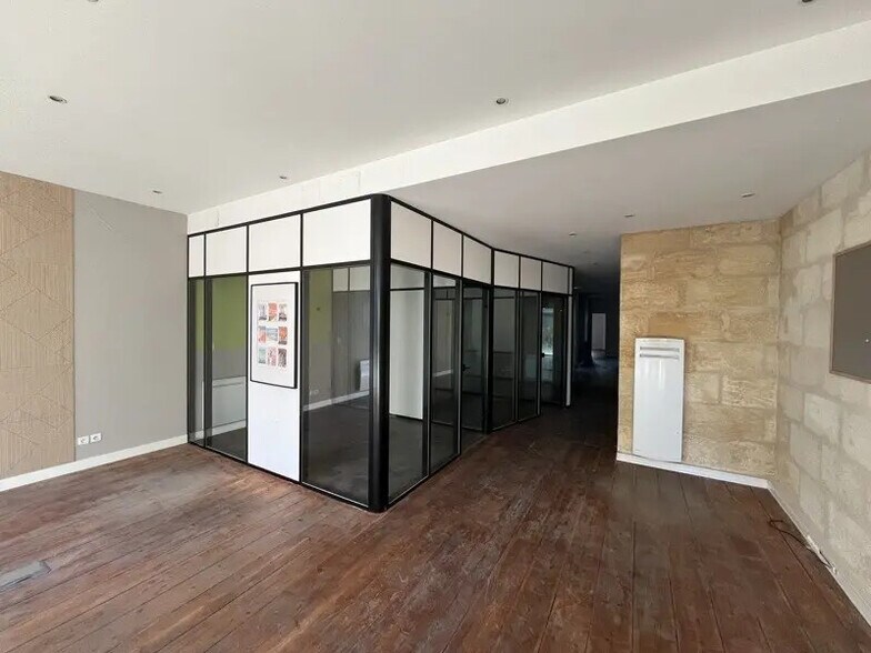 Retail in Bordeaux for lease - Interior Photo - Image 3 of 7