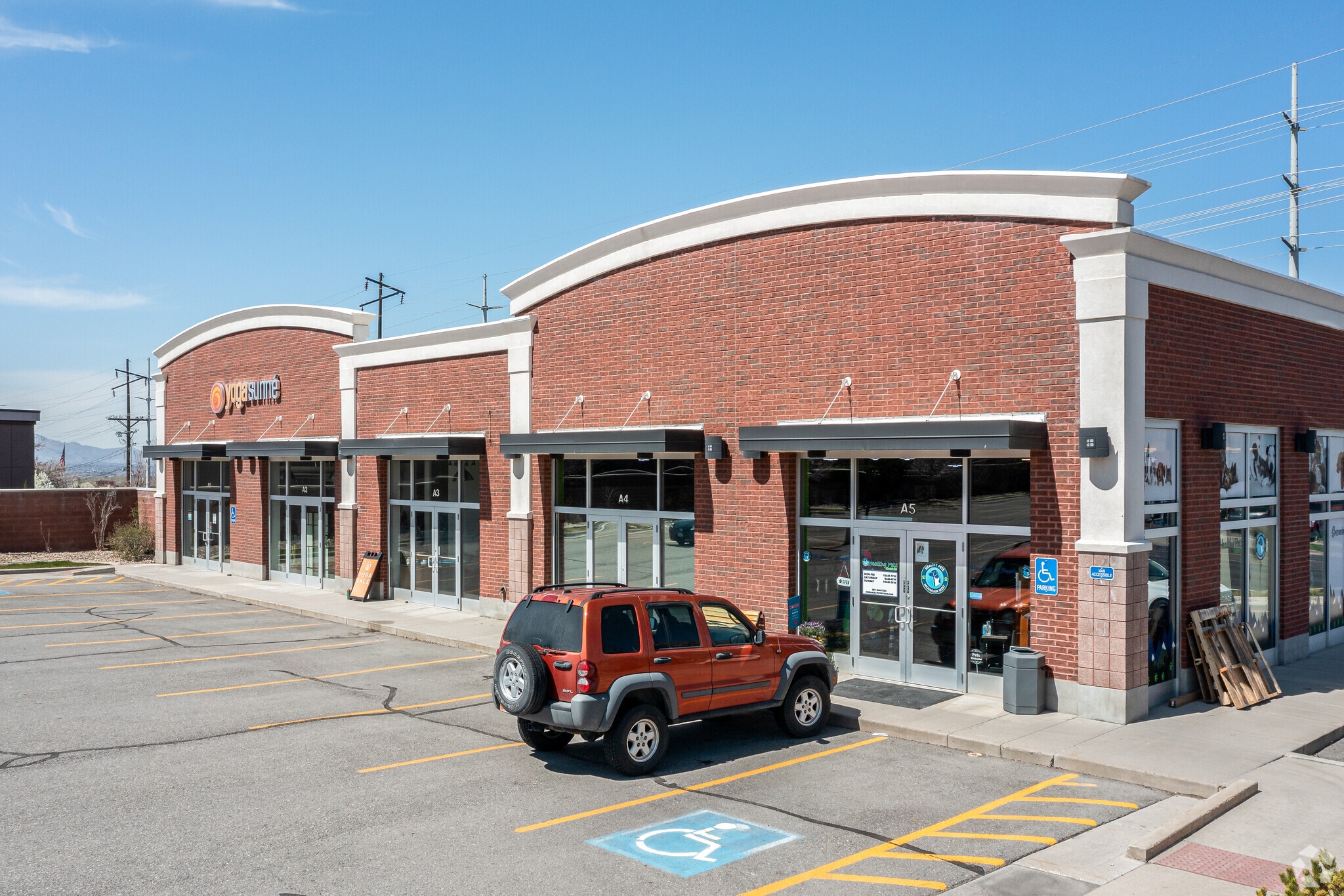 2242 E Fort Union Blvd, Salt Lake City, UT for lease Primary Photo- Image 1 of 6