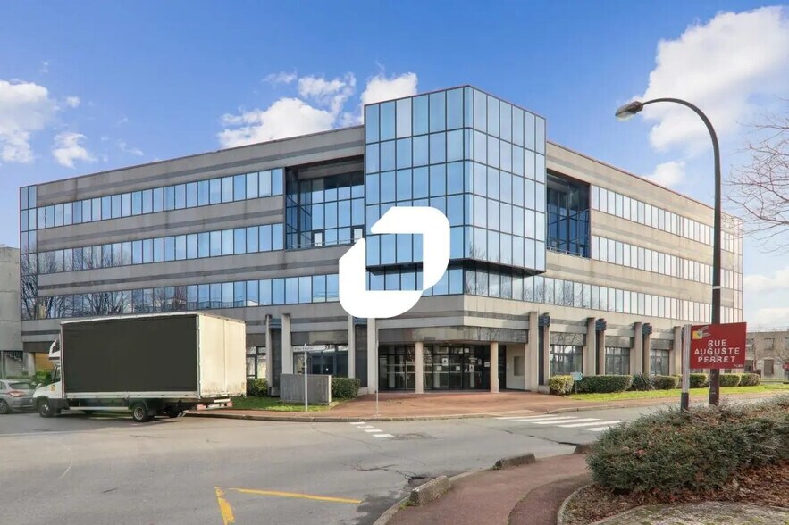 2 Rue Fernand Pouillon, Créteil for lease - Building Photo - Image 1 of 14