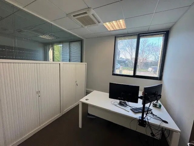 Office in Saint-Étienne for lease - Interior Photo - Image 3 of 6