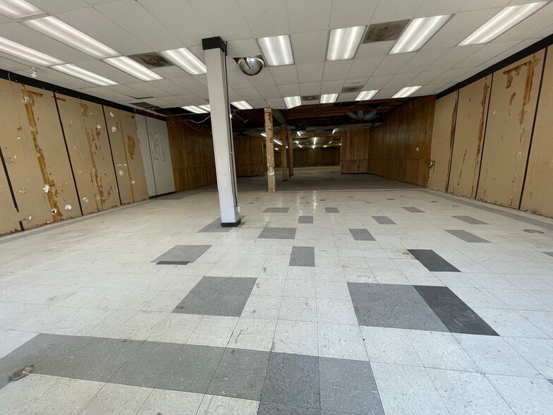 2415-2419 E Cesar E Chavez Ave, Los Angeles, CA for lease - Interior Photo - Image 2 of 3