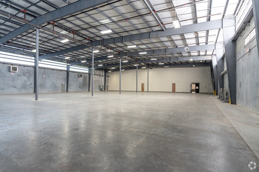 456 Brazosport Blvd S, Clute, TX for sale - Interior Photo - Image 1 of 1