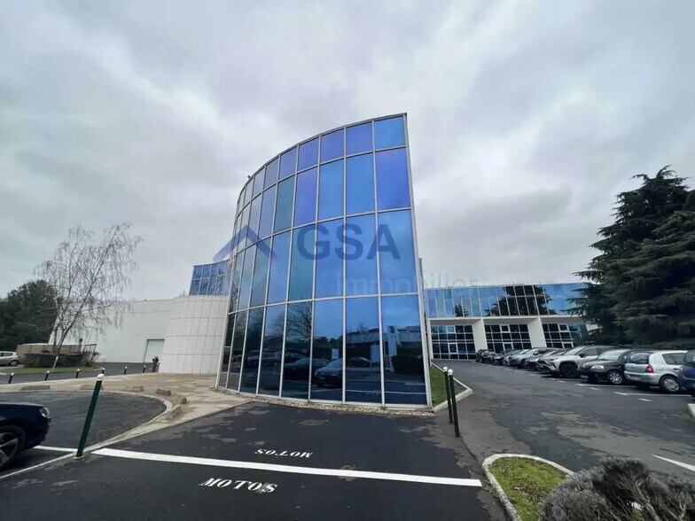 Office in Évry-Courcouronnes for lease - Building Photo - Image 1 of 1