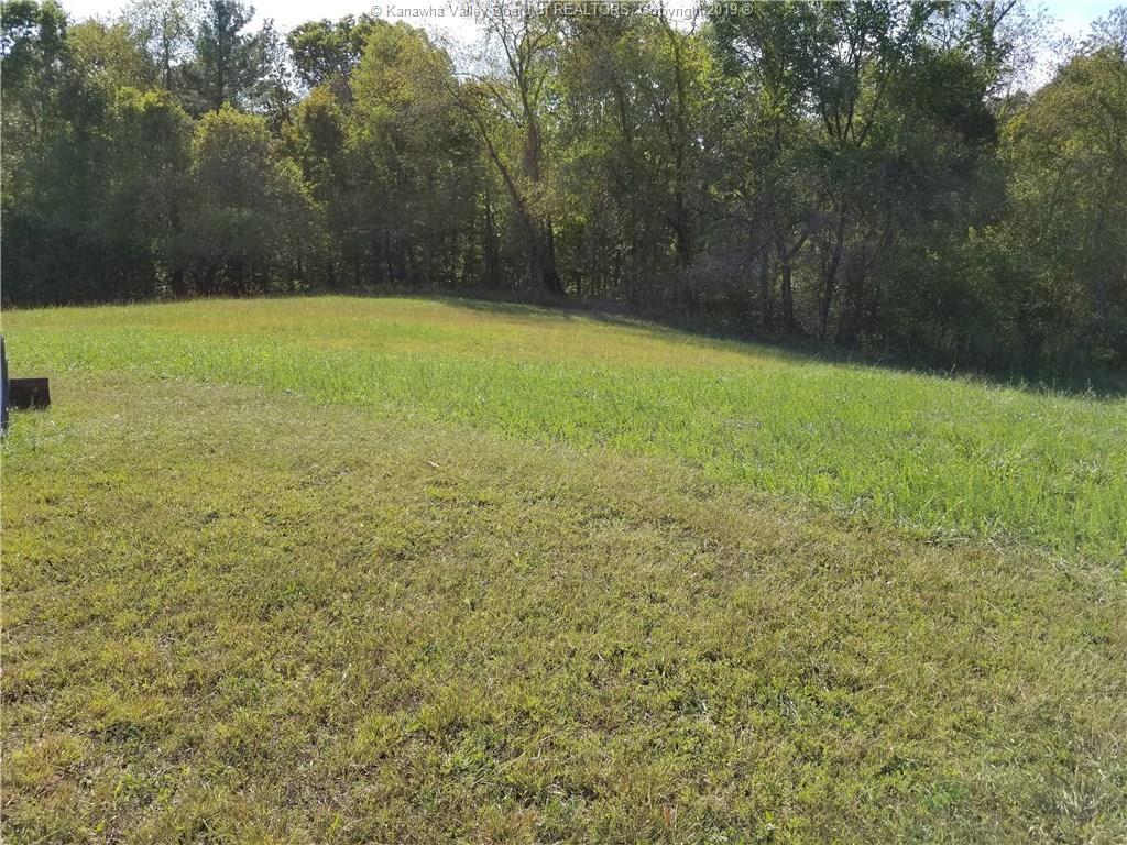 Edens Fork Rd, Charleston, WV 25312