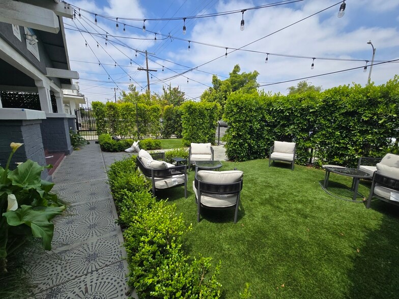 1322-1326 W 30th St, Los Angeles, CA for sale - Building Photo - Image 3 of 10