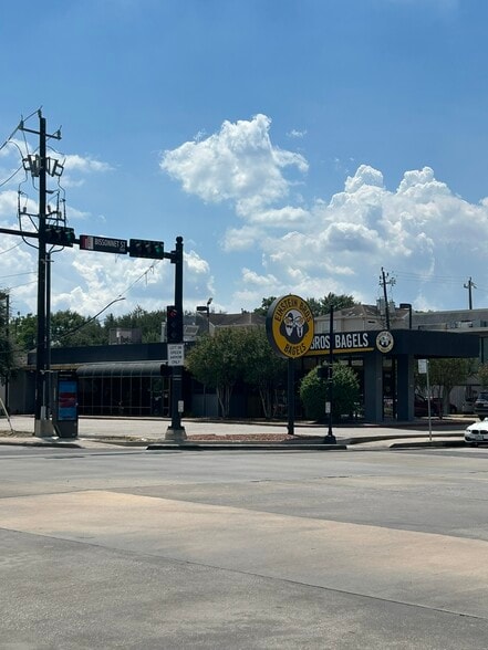 5300 Kirby Dr, Houston, TX for lease - Building Photo - Image 3 of 14