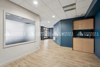 202-204 Rue Marcel Mérieux, Lyon for sale Interior Photo- Image 2 of 14