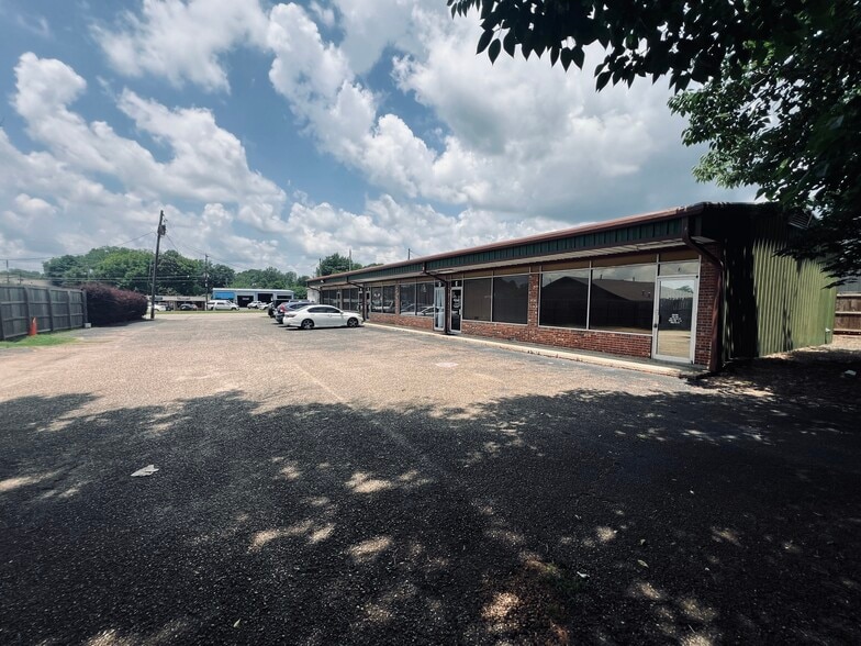 963 S Memorial Dr, Prattville, AL for lease - Building Photo - Image 2 of 3